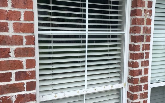 Replacement insulated window glass panels by Window Medics of Louisiana