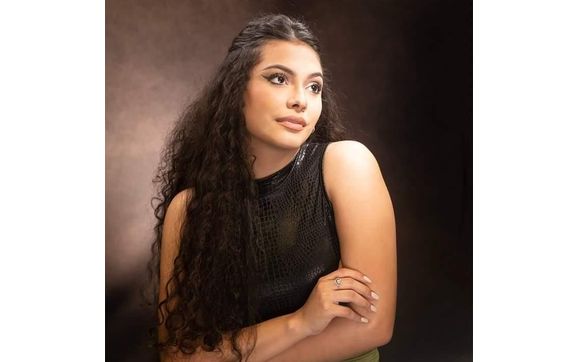 School & Senior Portraits by Gifted Photography