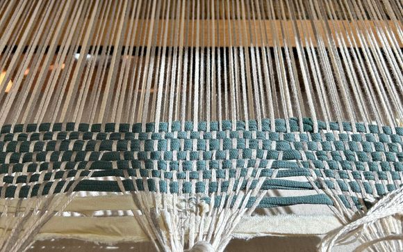 Weaving classes by Lcbtextiles