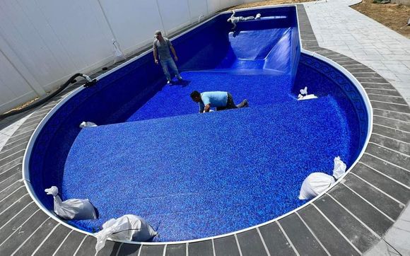 Pool Construction: Comparing Concrete, Vinyl Liner, and Fiberglass ...