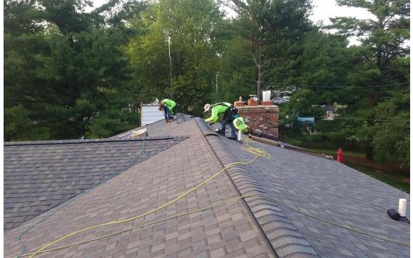 high-profile-ridge-cap-ridge-vent-and-architectural-shingles-by