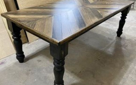 Turned leg AppleTown design by Apple Town Woodworks