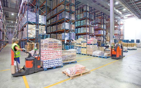 Optimizing and revolutionizing your supply chain by MaxTrans 