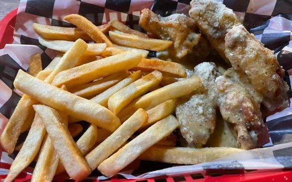 Dinner by Thirdcoast Wings & Daiquiris