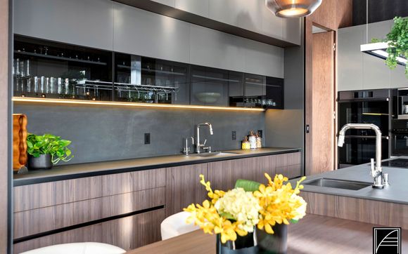 Miami High-End Design Modern Kitchen Remodeling by VelArt. Design & Build by VelArt Designer Kitchen & Baths