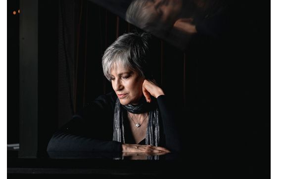 Live music:  Standards and Jazz Standards by Susan Artemis