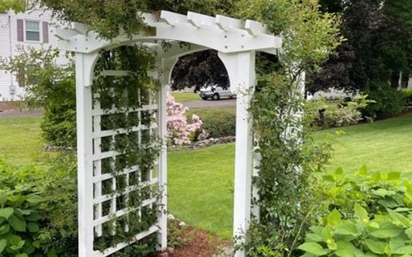 Outdoor Furniture- Arbor by Fresh Start Pallet Products