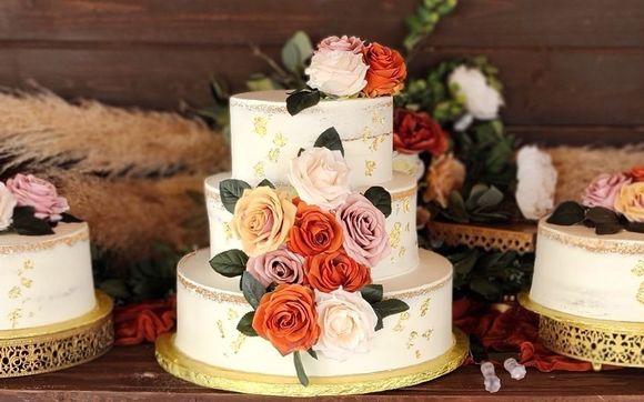 Wedding Cakes by Pasteleria Plaza