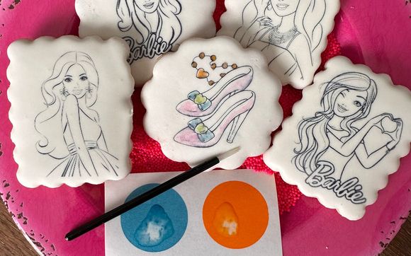 Paint – your – own Cookie by Sweet Toppings