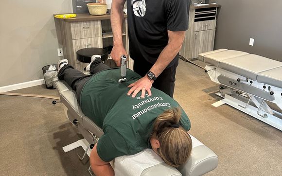 Chiropractic Adjustments by 100% Chiropractic - Pasadena