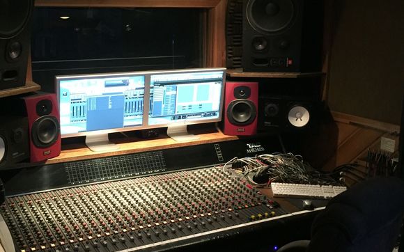 Music Video Production by Oxford Circus Studio