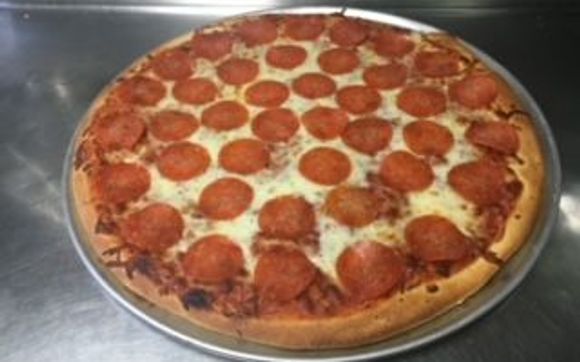 Jumbo (17") Pepperoni Pizza by Lisa's Pizza