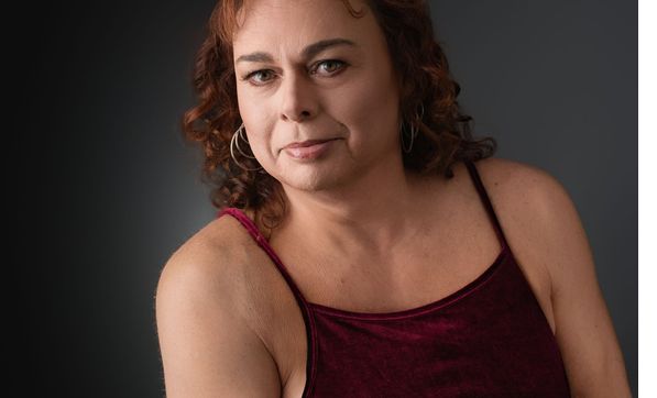 Professional Speaking by Arti Victoria modeling