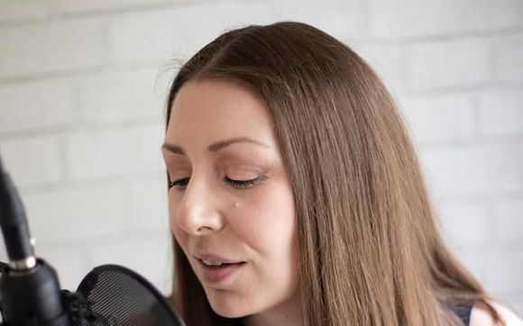 Singing by Holly Sickinger For All Things Voice