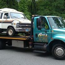 Towing/Road Service by Art's Towing Inc