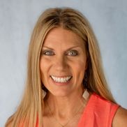 Tina Gail from Yes2Travels