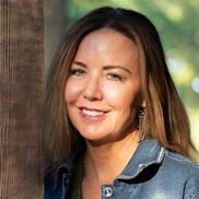 Julia Newton from Stroll Magazine Naperville and Chicago Areas