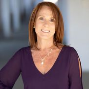Lynn Spiegel from Crown Living Magazine publisher and Long and Foster Real Estate