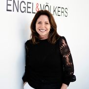 Lori Anderson from Engel & Völkers Prior Lake
