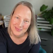 Elizabeth Patel from À La Glow Holistic Skincare