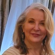 Petrina Bosiak from Heart to Heart Hypnotherapy and Energy Healing
