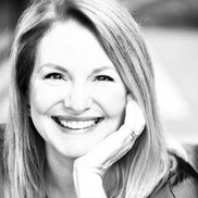 Julie Hedenborg from Everyday Miracles Podcast