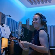 Hanna Feldhaus Kent from Hanna Feldhaus Kent - Multilingual Voiceover