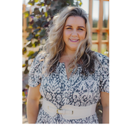 Jade Floyd from Fractional Controller, CFO & Bookkeeper for Service-Based Businesses | Bringing Joy (and Clarity) to Your Numbers