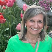 Kari Lenz from Senior Care Advisor at Senior Care Authority