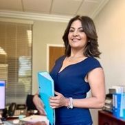 Evelyn Solorzano from Eve's Immigration Services/Servicios de Inmigración