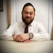 Yisroel H. Levovitz from Profound Business: Business Consulting, Marketing Strategy & Content Writing