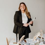 Ashley Parrino from Ashley Swan Events