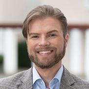 Derrek Zietz from Coldwell Banker Bain of Mercer Island