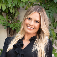 Stephanie Heatley from The Loosely Curated Life, Luxury Travel