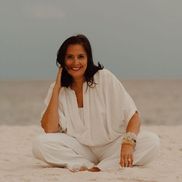 Leslie McWilliams from White Buttons LLC