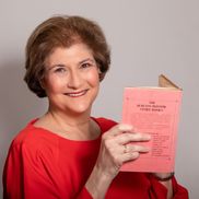 Susie Hackel from Bee Ready to Read