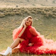 Sacha Knoll from Traveling Gown Dress Rentals