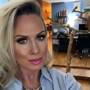 Deanna Kuempel from Label Free Podcast
