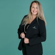 Nicole Craveiro from CraveHRO