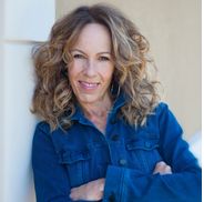 Lizzie Kay Moon - Shamanic Astrologer & Counselor