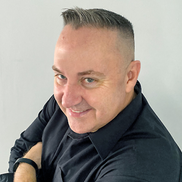 Kelly Stumpf from kellystumpfCREATIVE