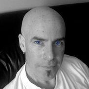 Däv Dickenson from Däv Dickenson - Professional Voice Actor / Musician