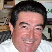 Lou Rosas from RE/MAX RE ASSOC COMMERCIAL DIVISION MANAGER