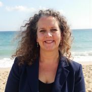 Kristin Hoelzle from Natural Living