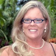 Melinda Hartline from HARTLINE Communications 2025 Local Business of the Year