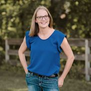 Alison Hauck from Alison Hauck Portraits & Design, LLC