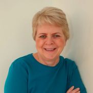 Colleen Delarosa from Helping businesses stay connected and build lasting relationships through simple, thoughtful gestures.
