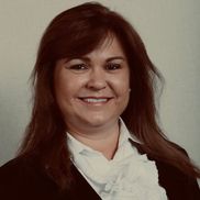 Monica Guth from 𝙈𝙤𝙣𝙞𝙘𝙖 𝙂𝙪𝙩𝙝