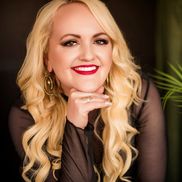 Rachel Merrill from The Milfy Medium