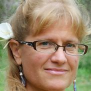Dawn Barnett from Bee Divine Hawaii